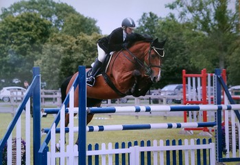 Theresa Anderson Tops the Leaderboard in the Dodson & Horrell 1.05m National Amateur Second Round at Summerhouse Equestrian Centre
